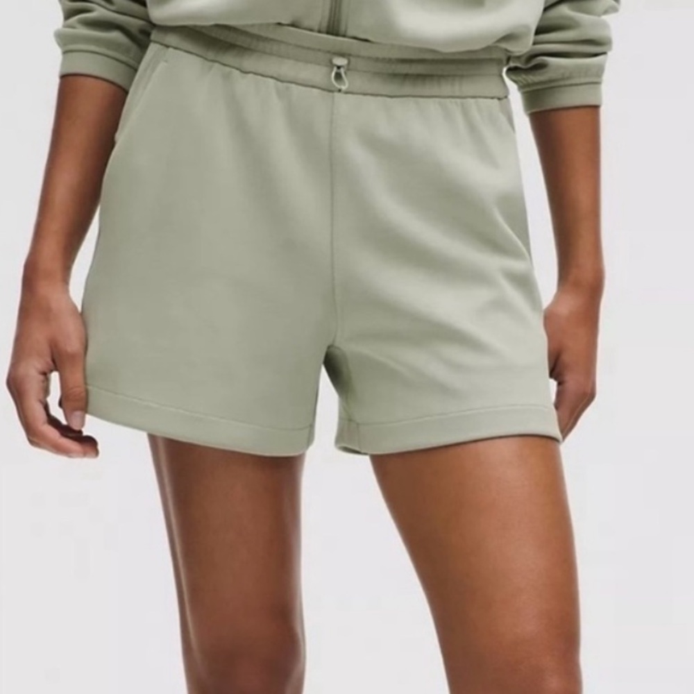 New Lululemon Sofstreme HR Shorts 4” comfy - Picture 2 of 6